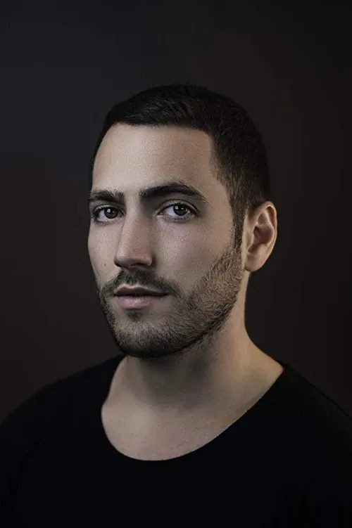 AJ Vaage ha trabajado con Gregory Ambrose Calderone en 1 ocasiones