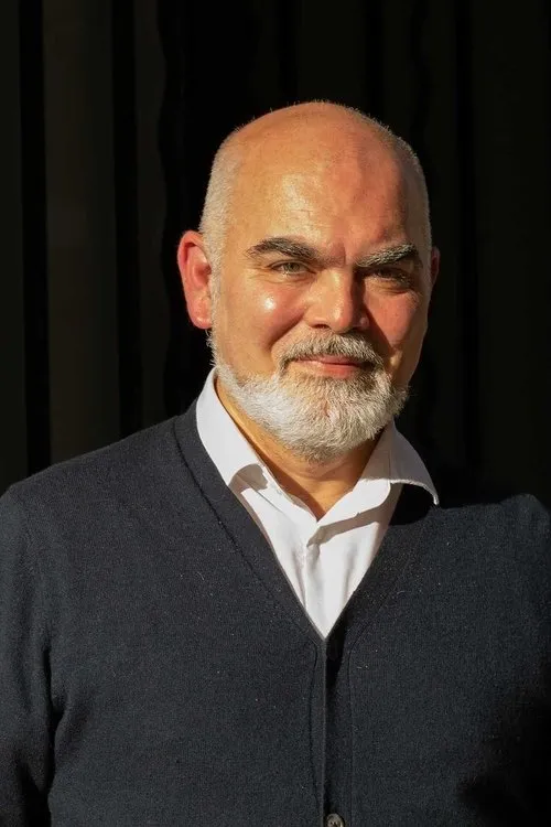 Grégory Herpe interpretando a un gendarme