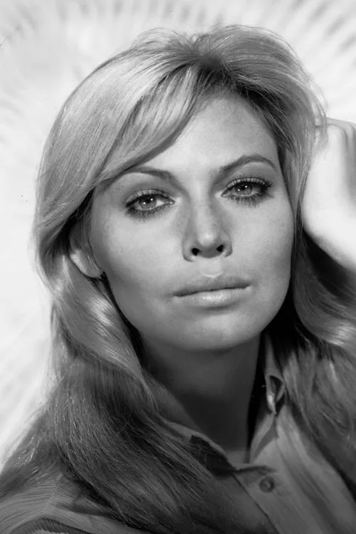 Greta Baldwin interpretando a Valerie York