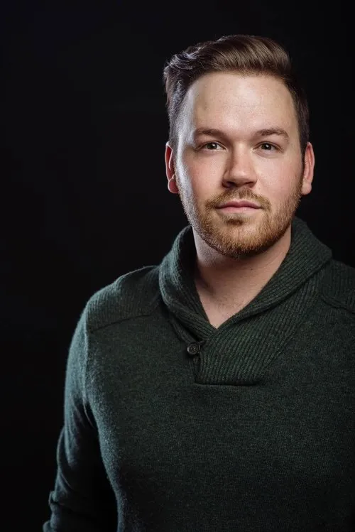 Griffin Cork interpretando a Soldier