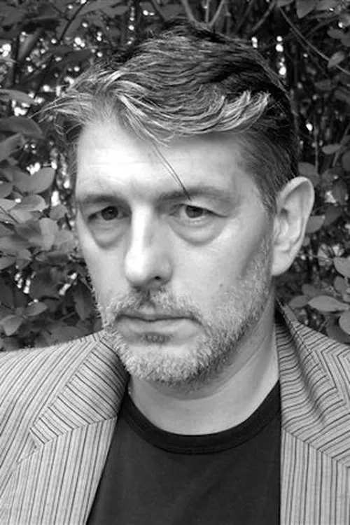 Grigori Manoukov interpretando a Kostia