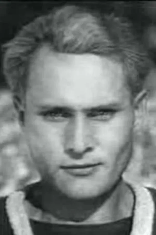 Grigory Pluzhnik interpretando a 