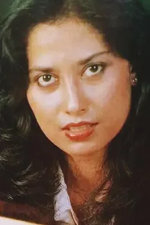 Gudi Sintara interpretando a 