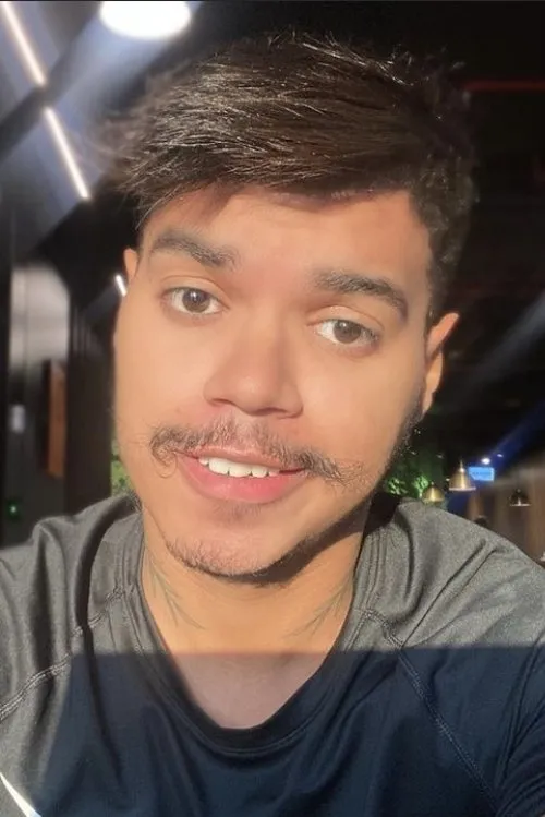 Guilherme Borges interpretando a Guilherme Borges