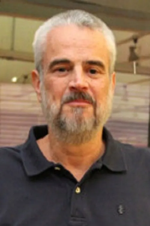 Guilherme de Almeida Prado interpretando a 
