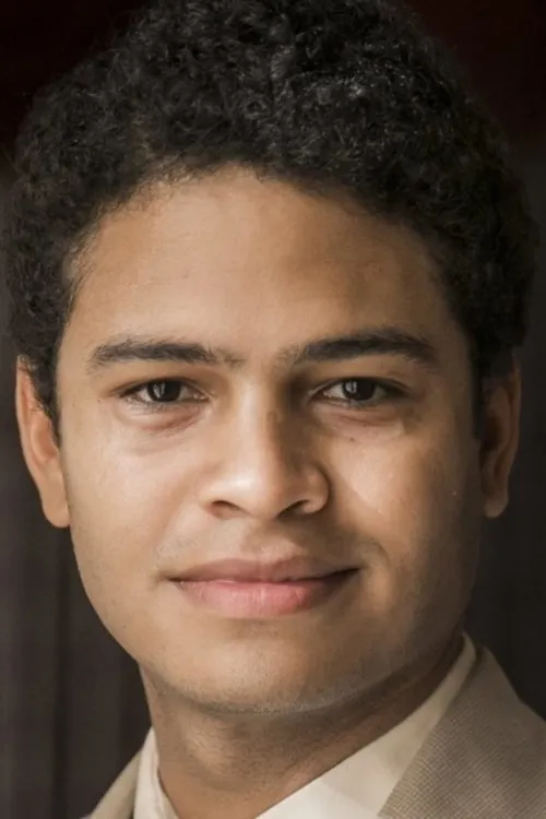 Guilherme Ferraz interpretando a Everson