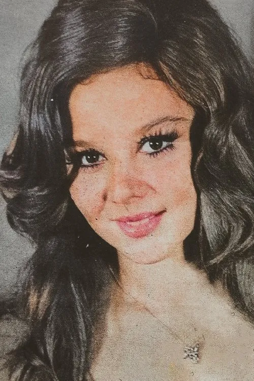 Gülgün Erdem interpretando a Gülgün