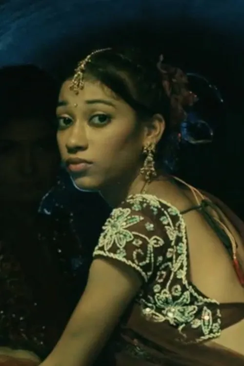 Gulnaaz Ansari interpretando a Komal
