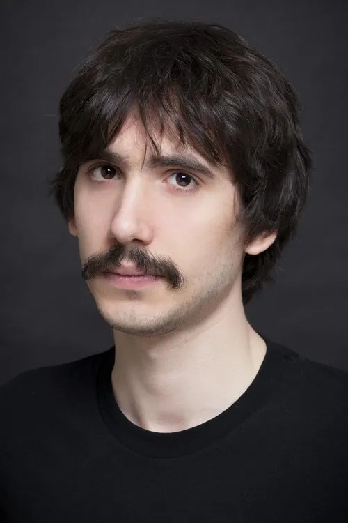 Gün Koper interpretando a Kemal