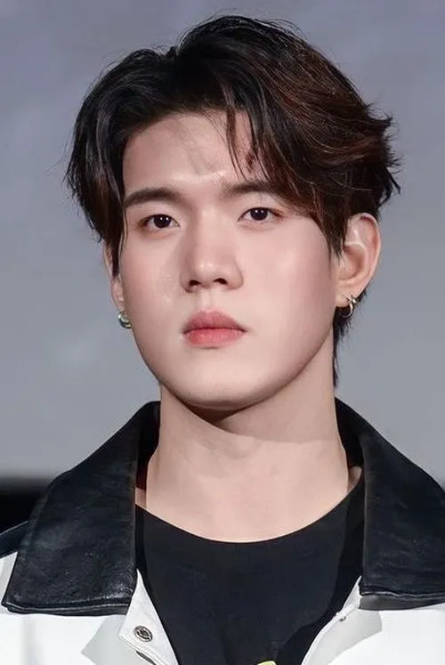 Gun Tieosuwan interpretando a Tonhon