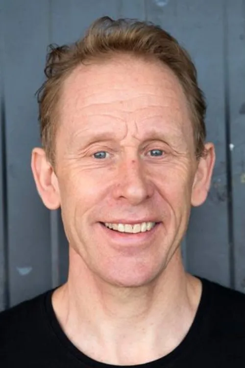 Gunde Svan — personaje: Self - Host