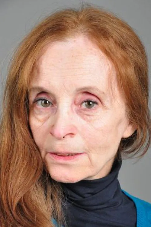 Güneş Galava interpretando a 