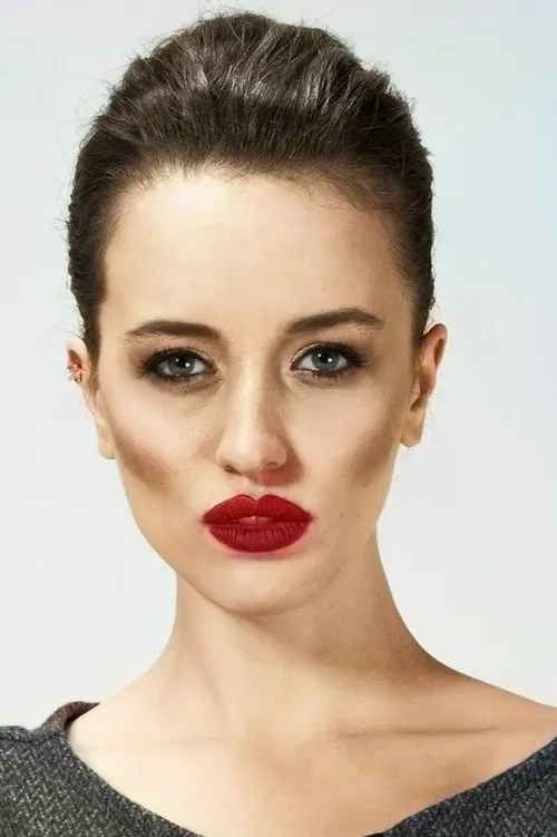 Güneş Zavrak en su biografía y filmografía