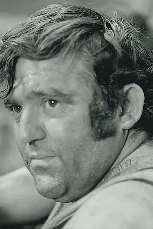 Günter Schubert interpretando a Mayer