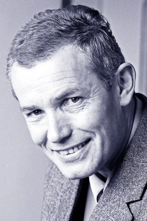 Günther Stoll interpretando a Guy Foster