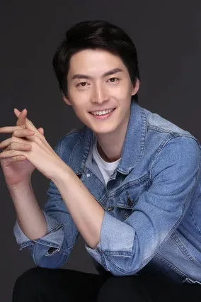 Guo Xuwei en su biografía y filmografía