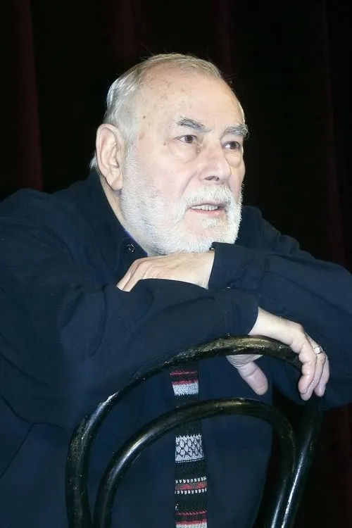 Guram Sagaradze interpretando a Peiqar Mirza