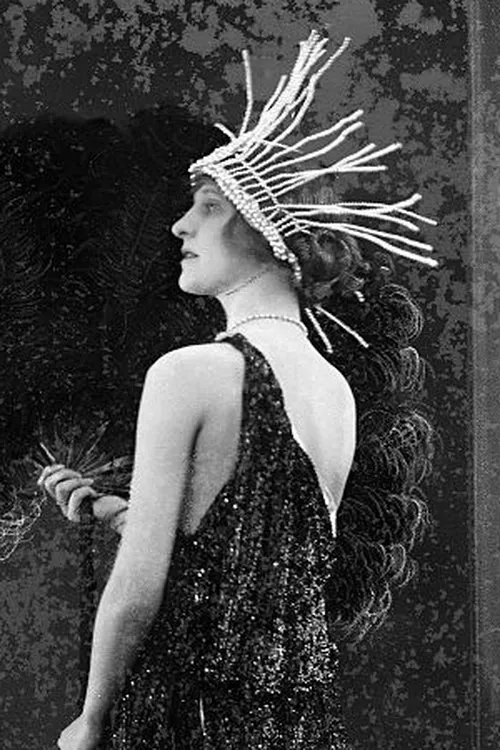 Rita Clermont ha trabajado con Gussy Holl en 1 ocasiones