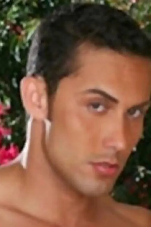 Gustavo Arrango interpretando a 