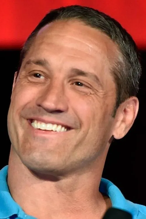 Guy Mezger interpretando a Self