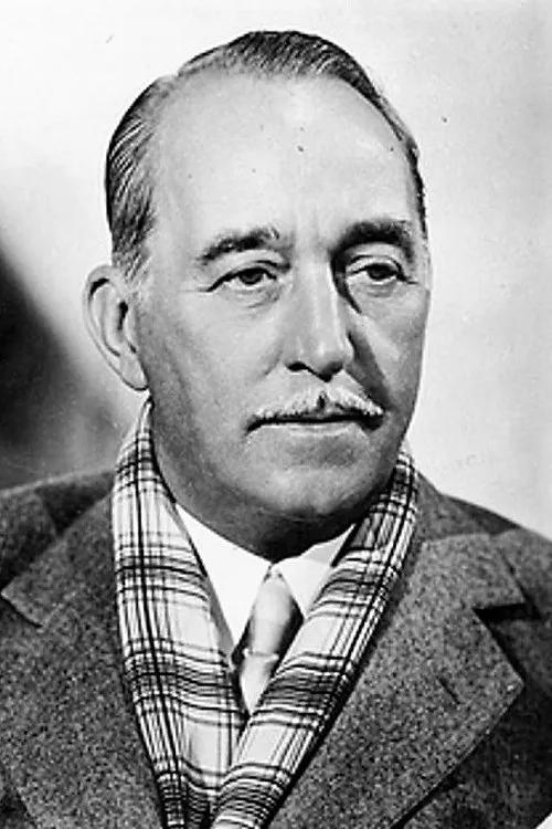 Guy Standing interpretando a Governor John Bancroft