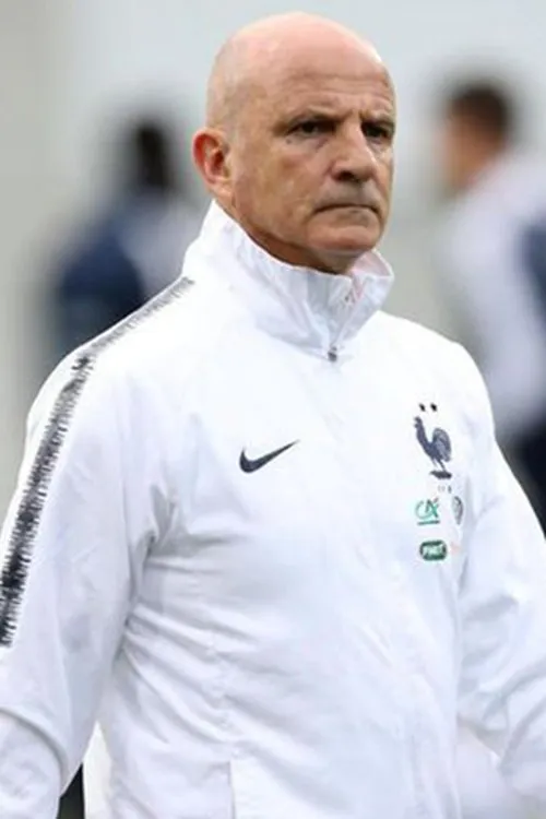 Guy Stéphan interpretando a Self