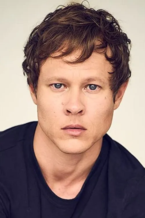 Ryan Stanger ha trabajado con Guy Wilson en 1 ocasiones