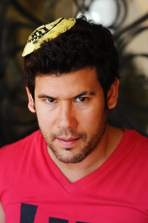 גיא עמיר interpretando a Gadassi