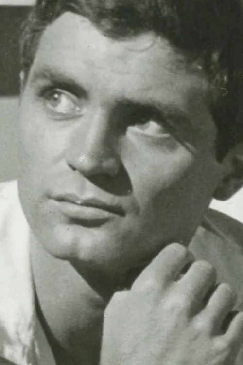 Foto de perfil del actor Gyula Szersén en el reparto