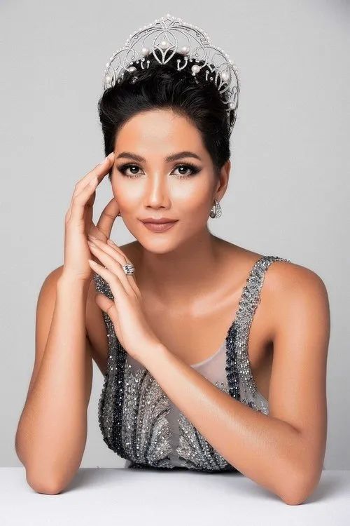 Alexandre Nguyen ha trabajado con H'Hen Niê en 1 ocasiones