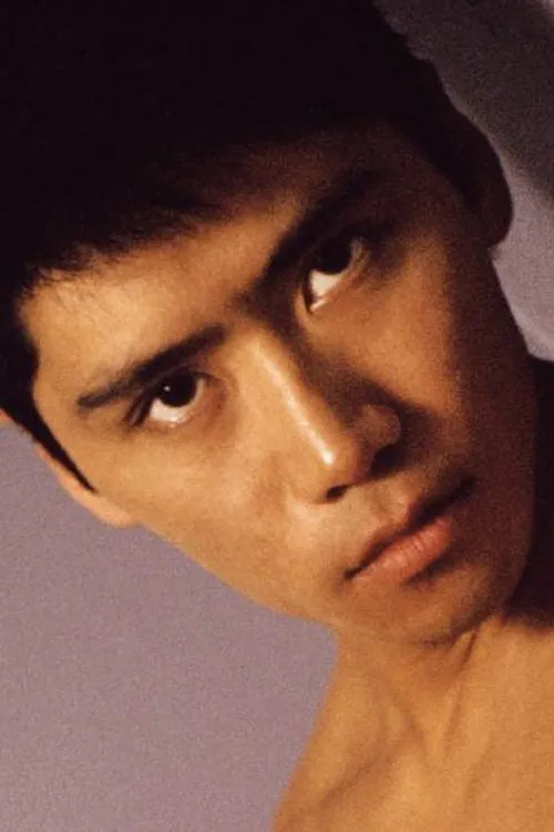 H K Canon interpretando a 