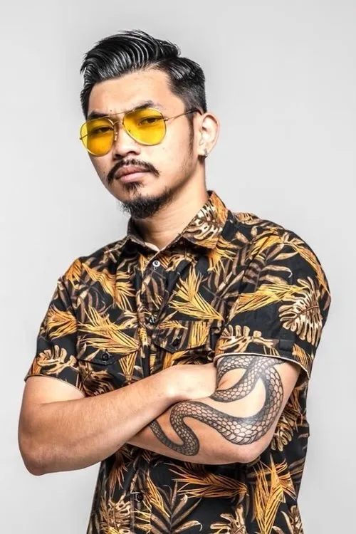 Hà Hiền interpretando a 