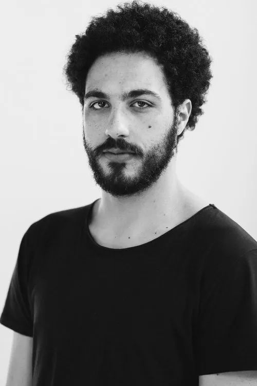 Habib Ben Tanfous interpretando a Choukri