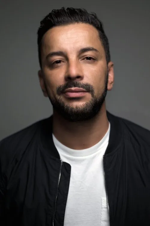 Julien Cosquéric ha trabajado con Habib Kadi en 1 ocasiones