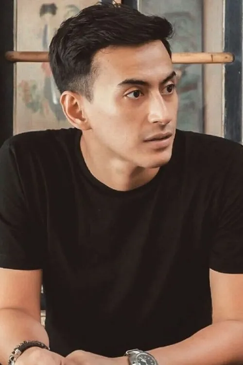 Habibi interpretando a Sukino