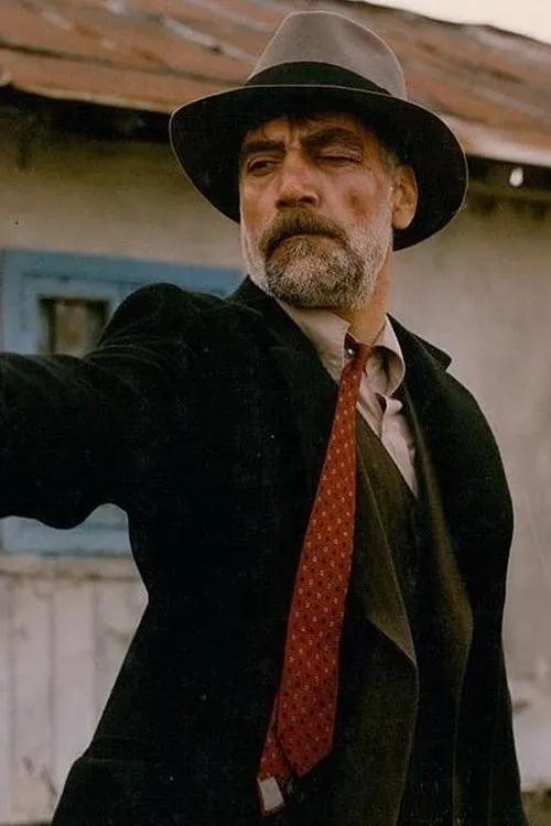 Bahman Mofid ha trabajado con Hadi Eslami en 1 ocasiones