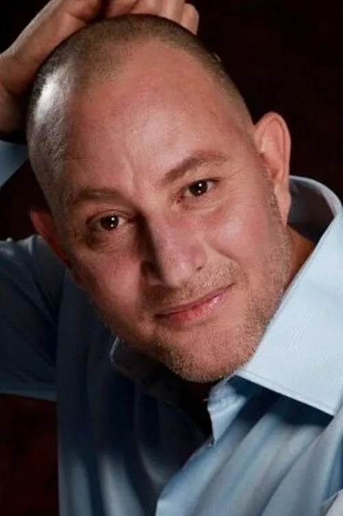 Haim Znati interpretando a Ziko