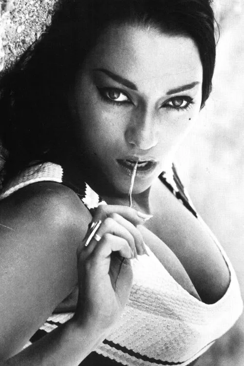 Tura Satana ha trabajado con Haji en 2 ocasiones