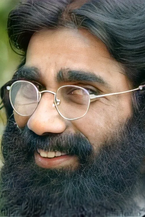 Vallathol Unnikrishnan ha trabajado con Hakim Rawther en 1 ocasiones