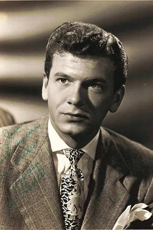 Hal Hackett interpretando a Richard Adams