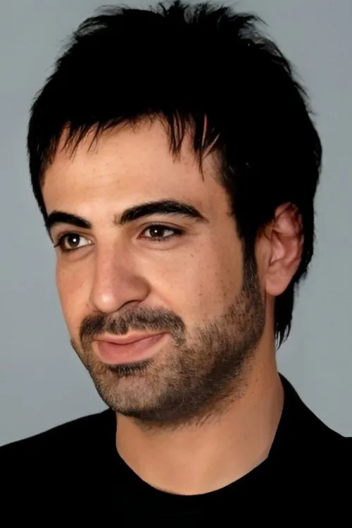 Halef Tiken interpretando a Asil