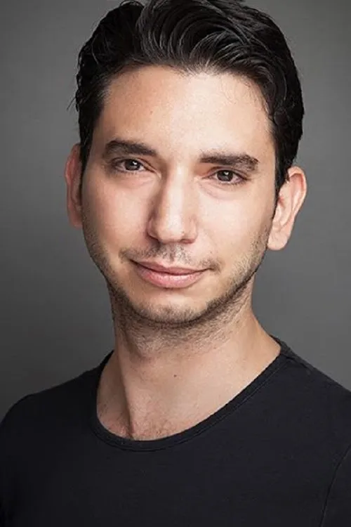 Halim Ercan interpretando a Boy #3