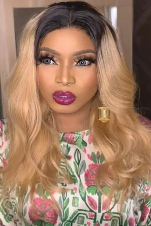 Halimar Abubakar interpretando a Cassandra