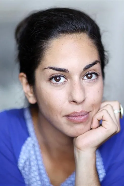 Hamideh Doustdar en su biografía y filmografía