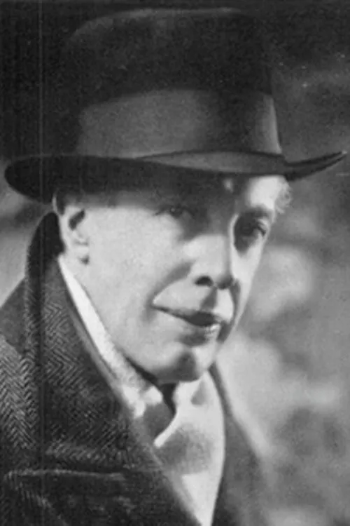 Mara Russell-Tavernan ha trabajado con Hamilton Deane en 1 ocasiones