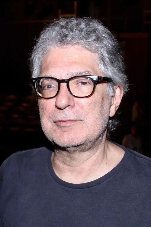 Hamilton Vaz Pereira interpretando a Self