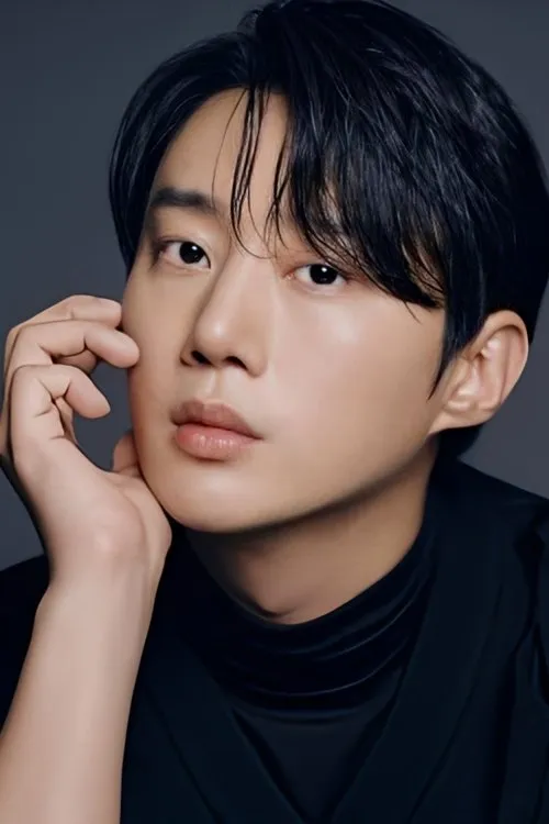 Han Eun-seong — personaje: Lee Yoo-sik