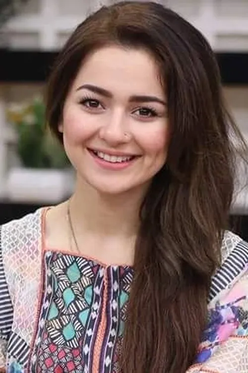 Hania Aamir interpretando a Parri