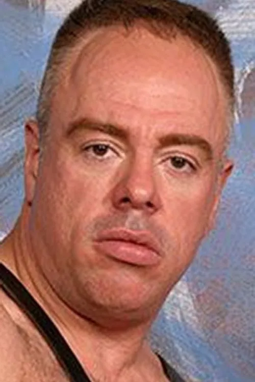 Hank Cruz interpretando a 