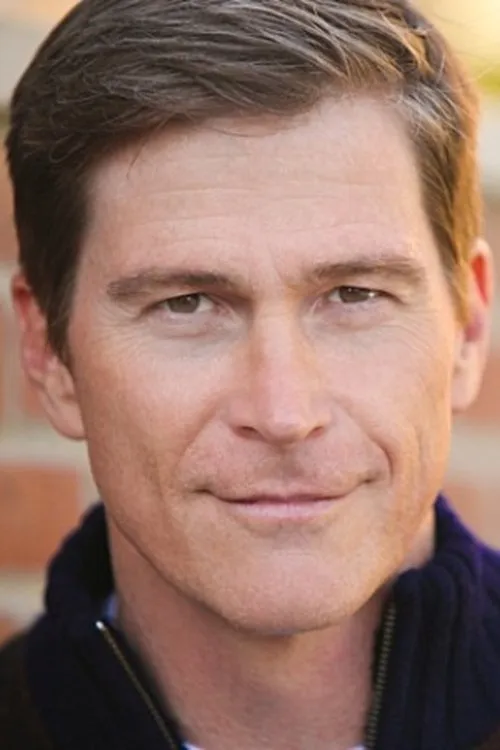 Hank Stratton interpretando a Bert Jefferson